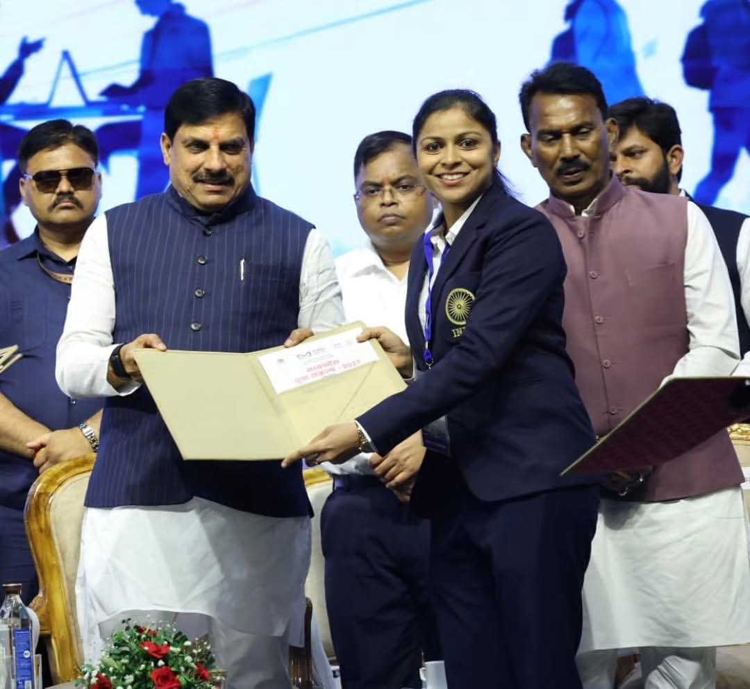 Amee Kamani Honoured as a Youth Icon at the ‘My Youth, My Pride’ Conclave
